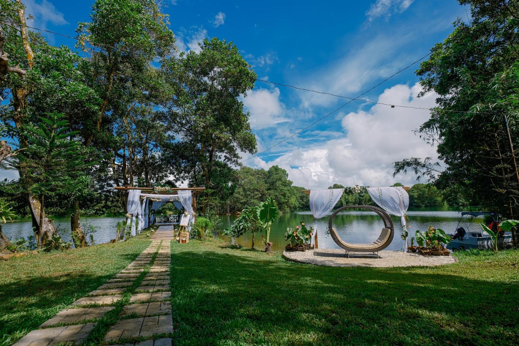 Almost Heaven Lake Resort By Cocotel Cavinti 外观 照片