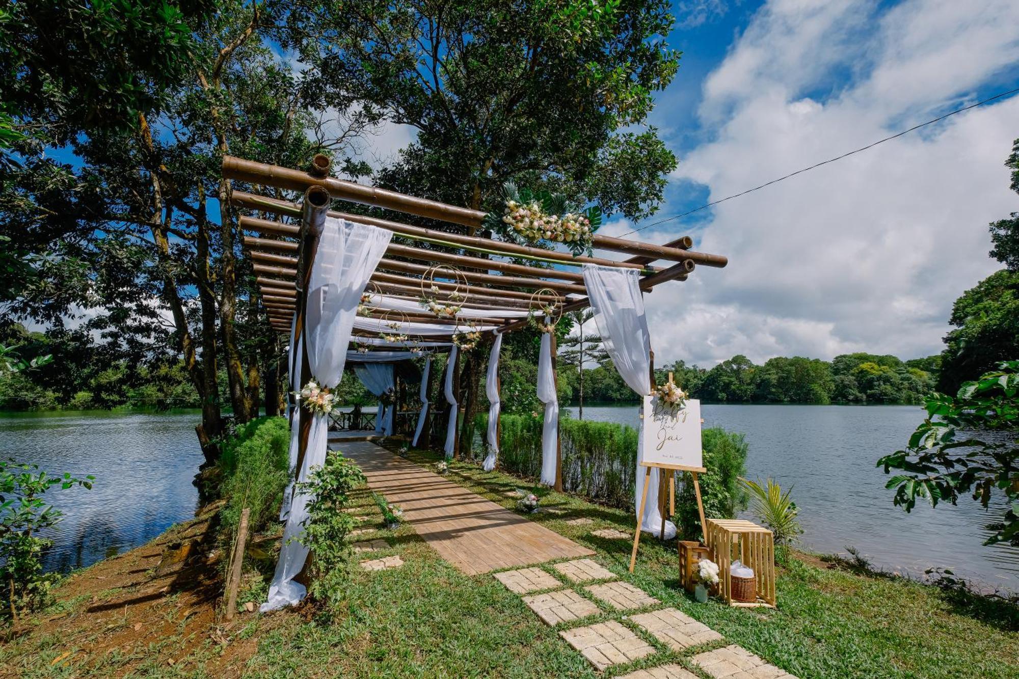Almost Heaven Lake Resort By Cocotel Cavinti 外观 照片