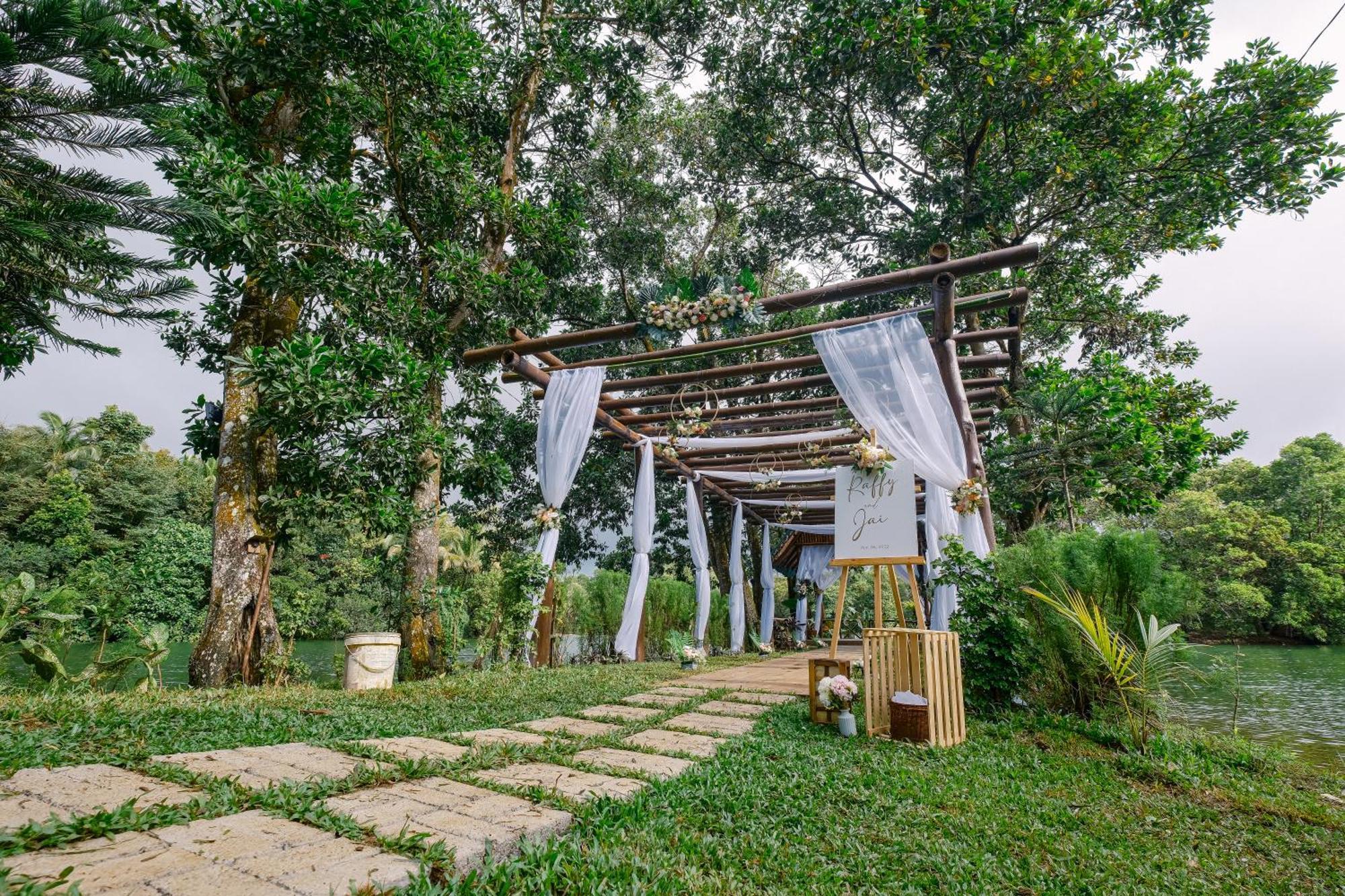 Almost Heaven Lake Resort By Cocotel Cavinti 外观 照片