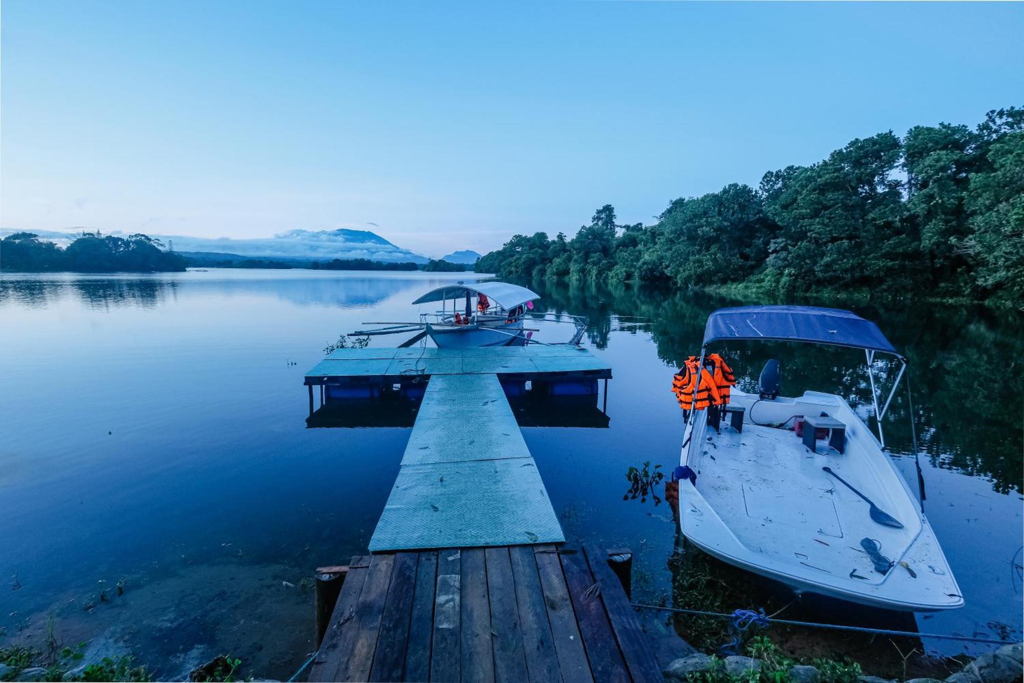 Almost Heaven Lake Resort By Cocotel Cavinti 外观 照片